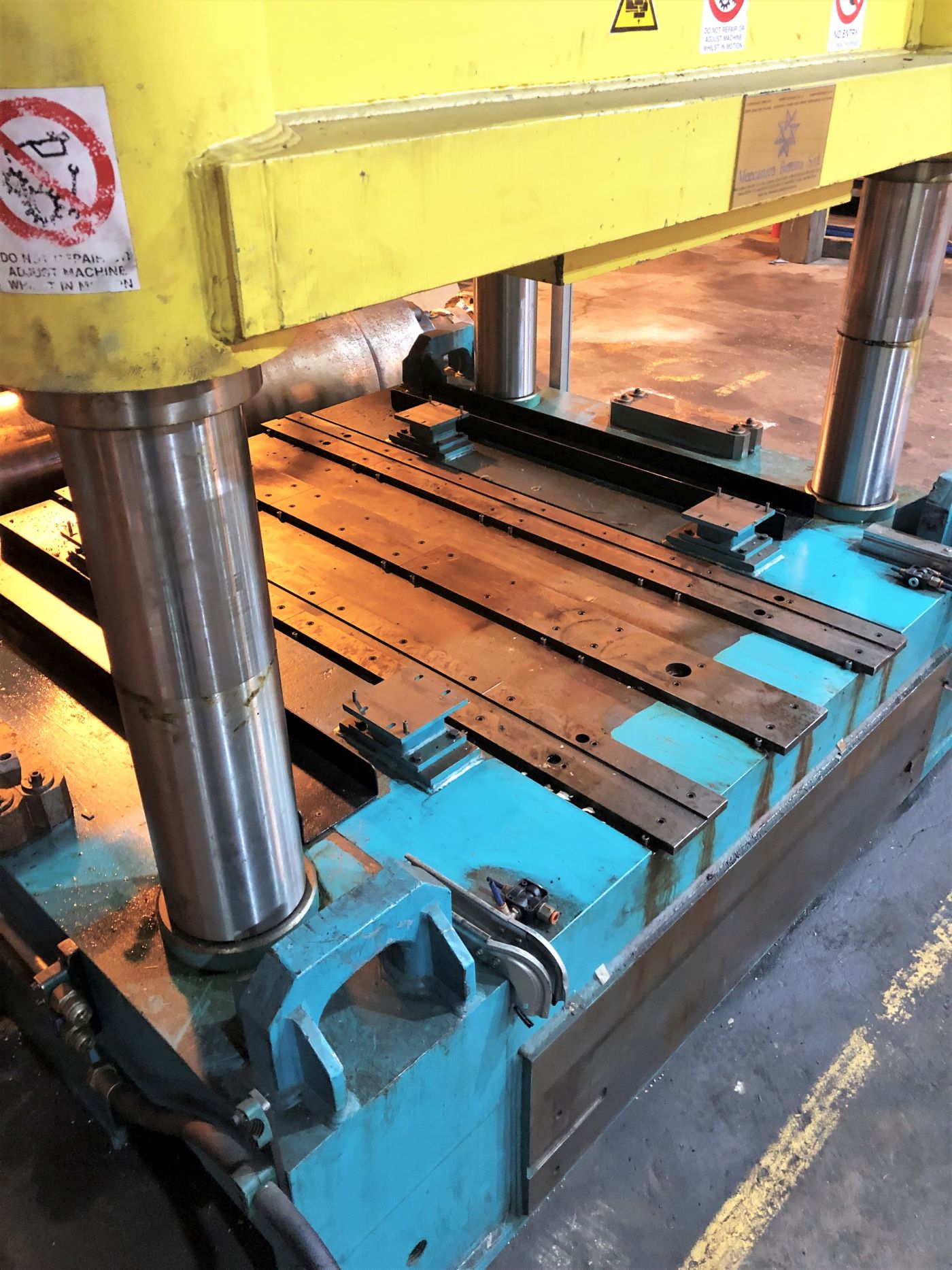 400 Ton Meccanica Beretta Press • Used Meccanica Beretta 4-Post Type Press - Image 11