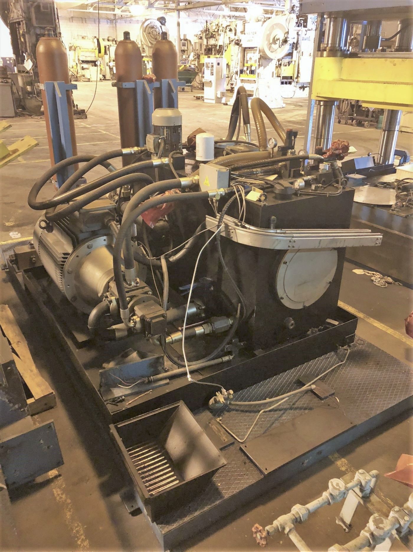 400 Ton Meccanica Beretta Press • Used Meccanica Beretta 4-Post Type Press - Image 12