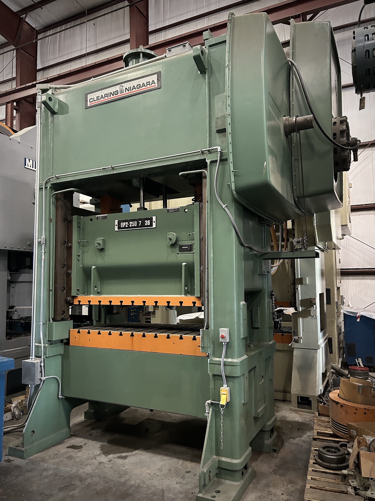 275 Ton Niagara Press • Used Niagara BP2-250-72-36 Press - Image 3