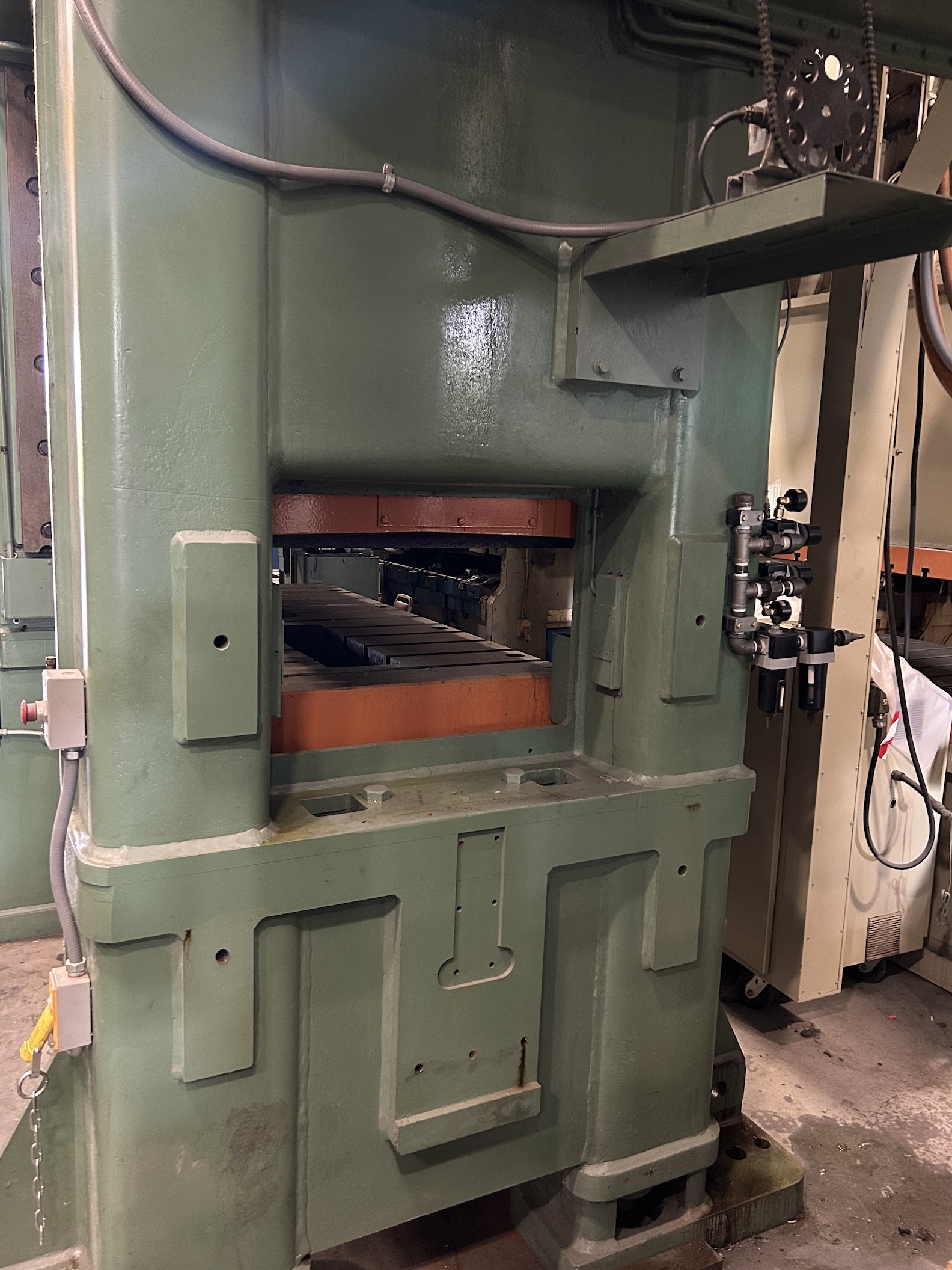 275 Ton Niagara Press • Used Niagara BP2-250-72-36 Press - Image 6
