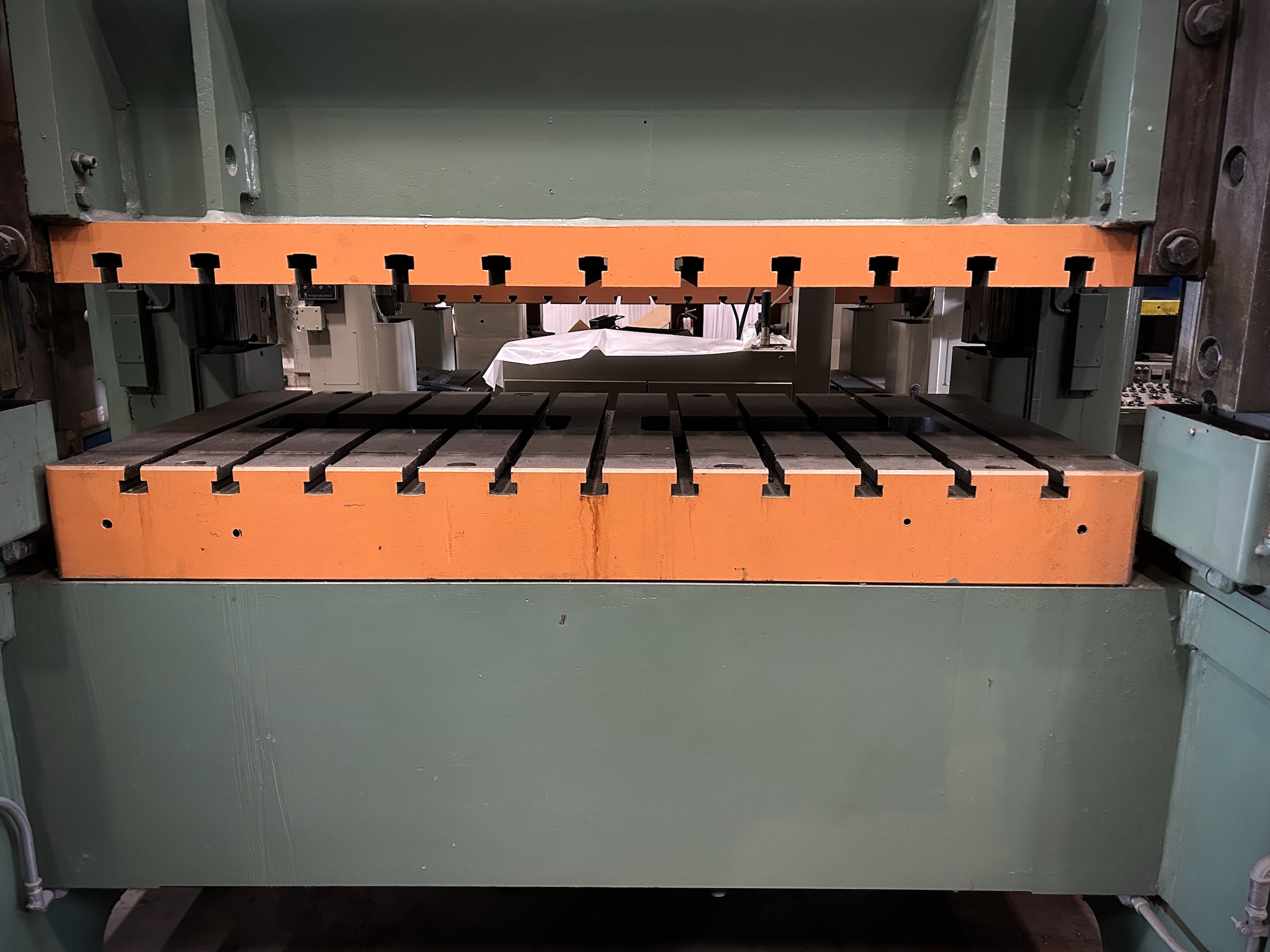 275 Ton Niagara Press • Used Niagara BP2-250-72-36 Press - Image 9