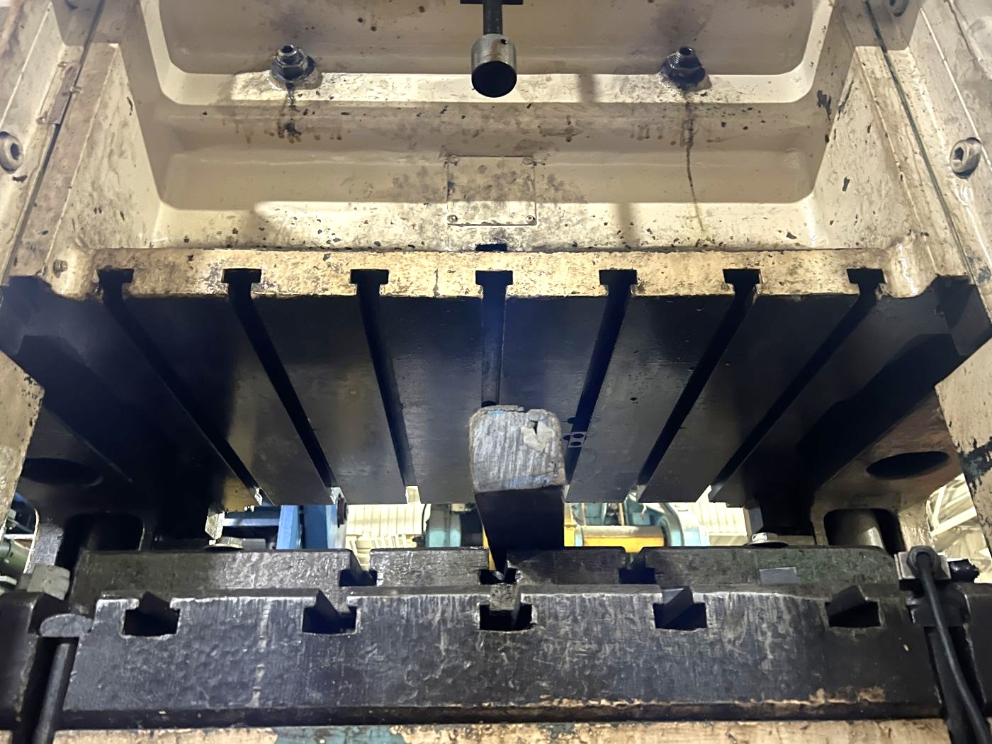 200 Ton Bliss Press • Used Bliss HP2-200-42-36 Press - Image 5