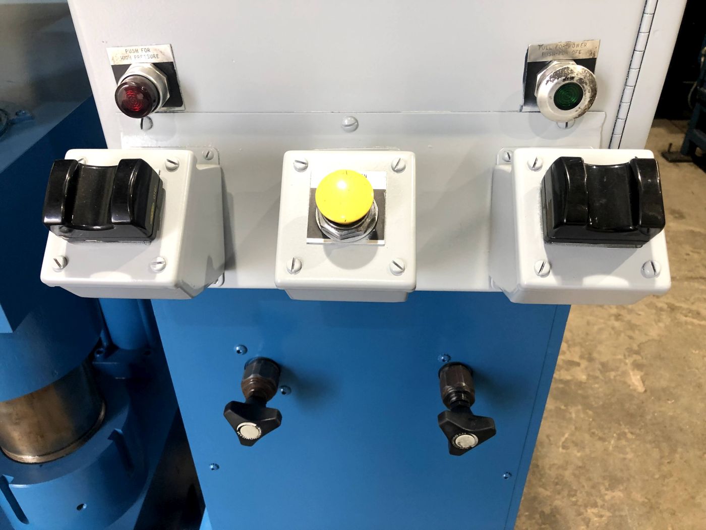 600 Ton Wabash Press • Used Wabash 600-1818-SMX Press - Image 7