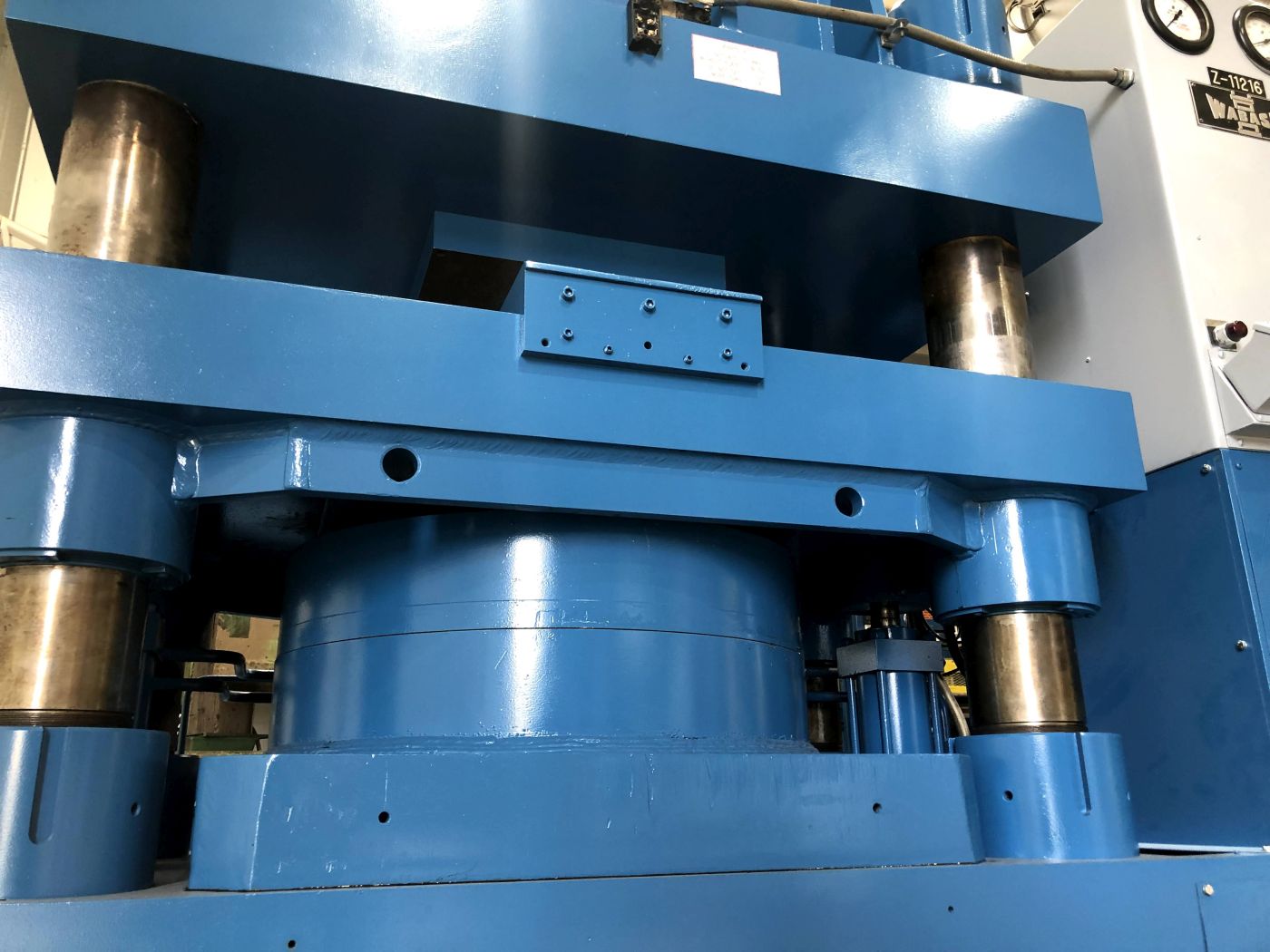 600 Ton Wabash Press • Used Wabash 600-1818-SMX Press - Image 11