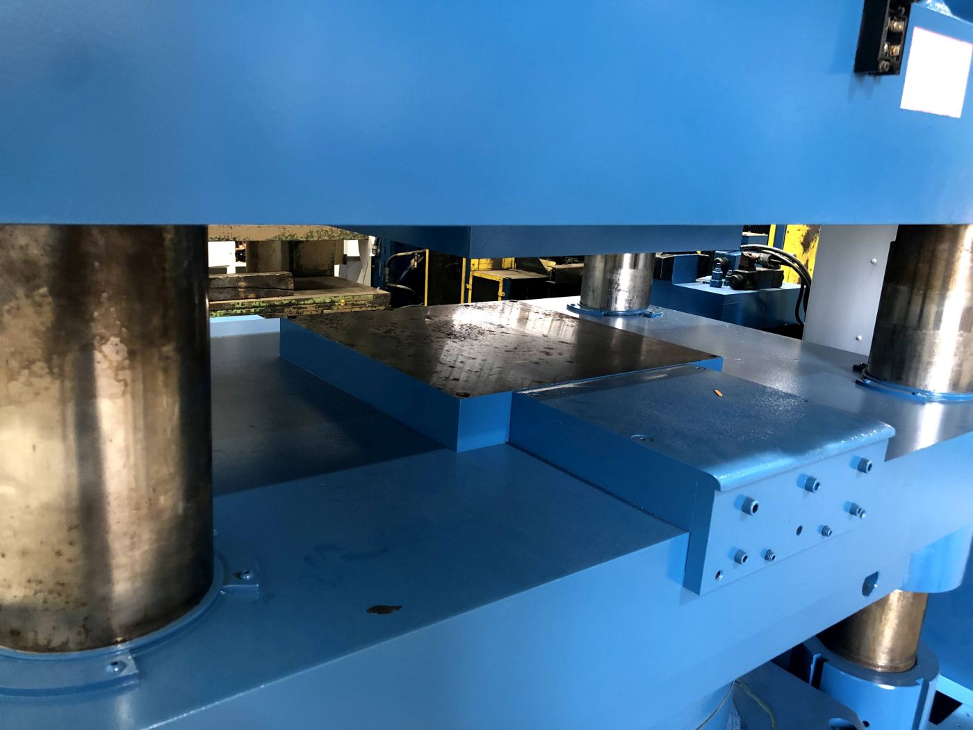 600 Ton Wabash Press • Used Wabash 600-1818-SMX Press - Image 12