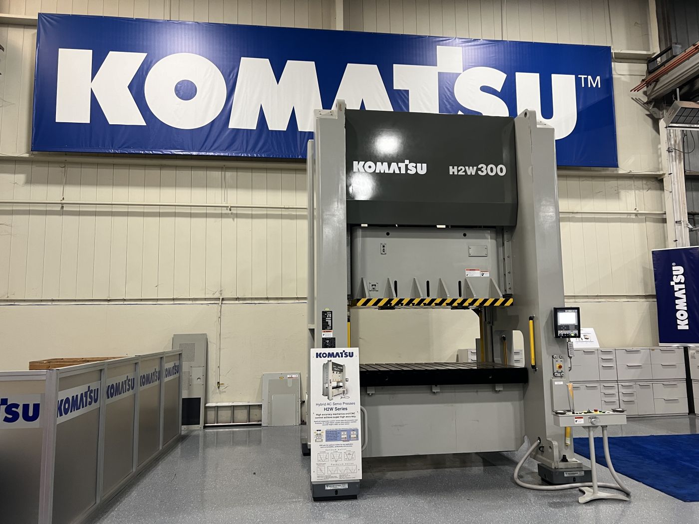 330 Ton Komatsu Press • New Komatsu H2W300-S Press