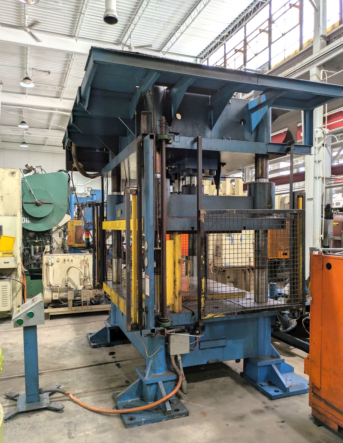 300 Ton Doyle Press • Used Doyle HDP-300-100-4570-20-LT-PLC Press - Image 4