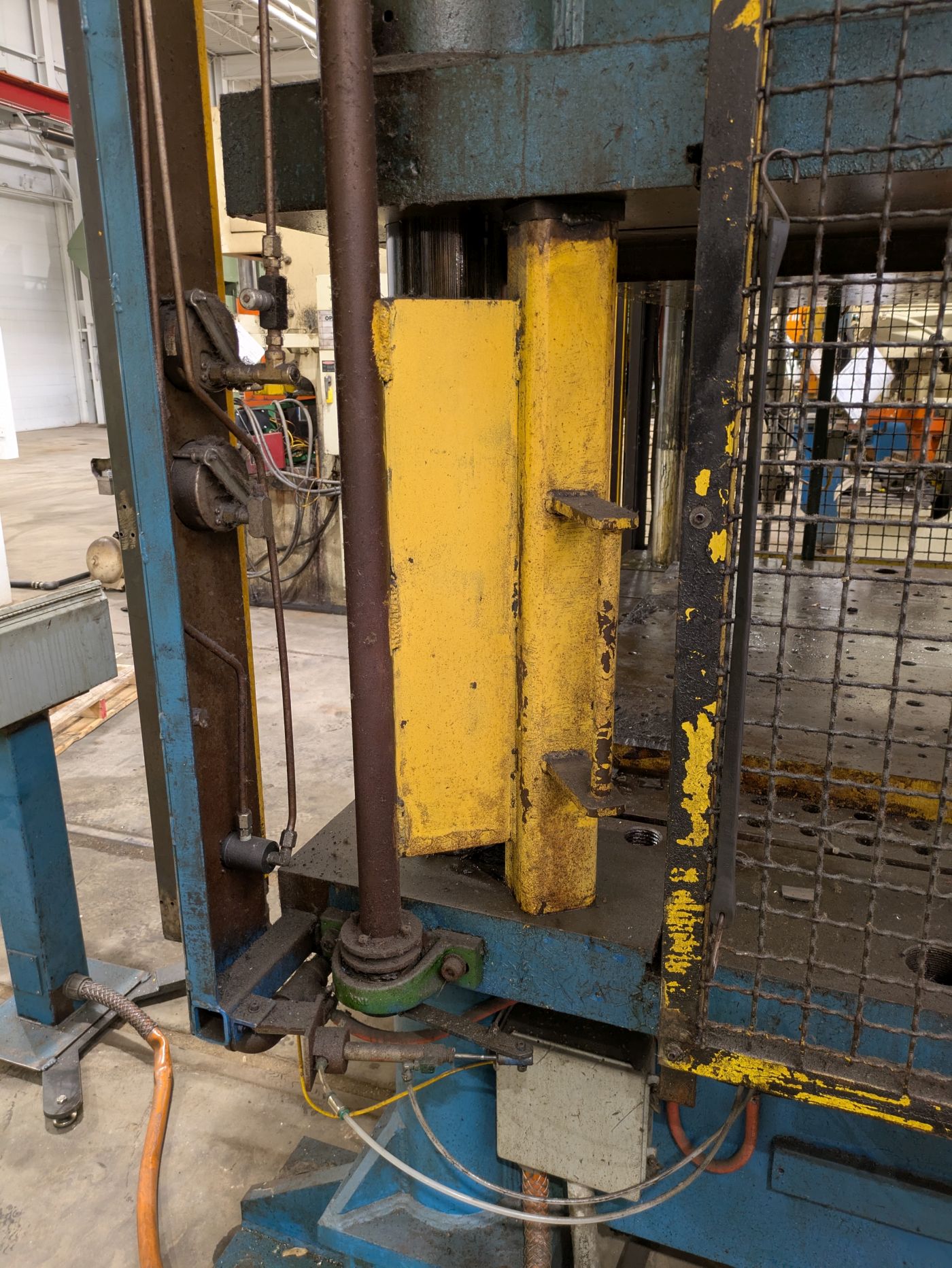 300 Ton Doyle Press • Used Doyle HDP-300-100-4570-20-LT-PLC Press - Image 13