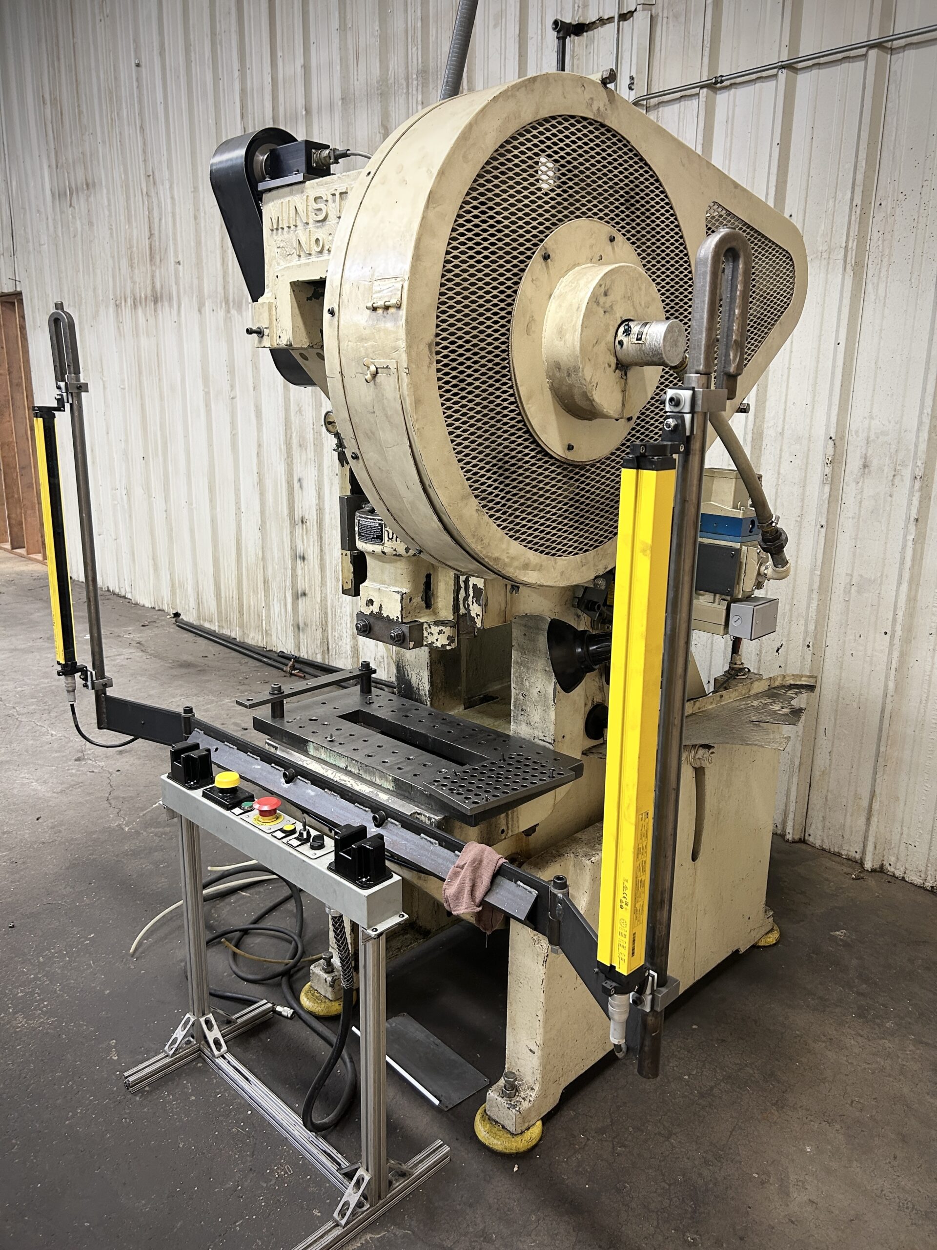 32 Ton Minster Press • Used Minster #4 Press - Image 3
