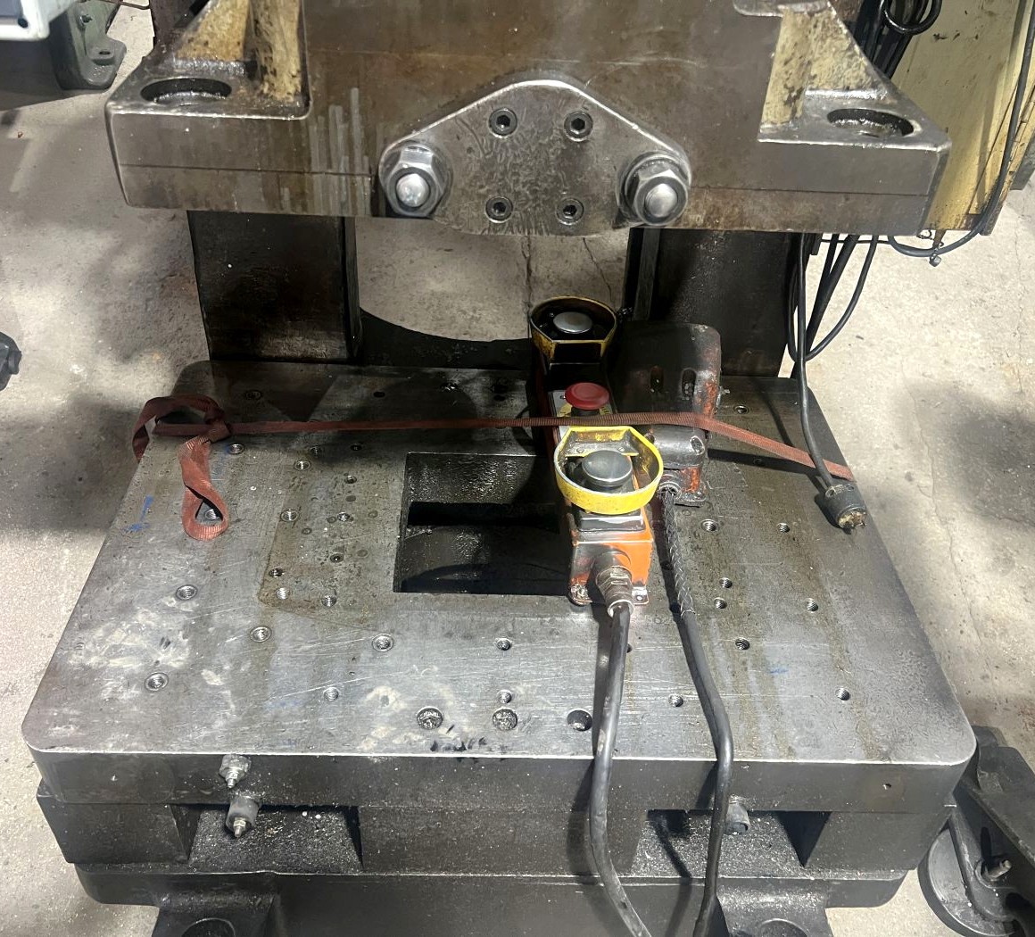 80 Ton L and J Press • Used L and J 80 Press - Image 11