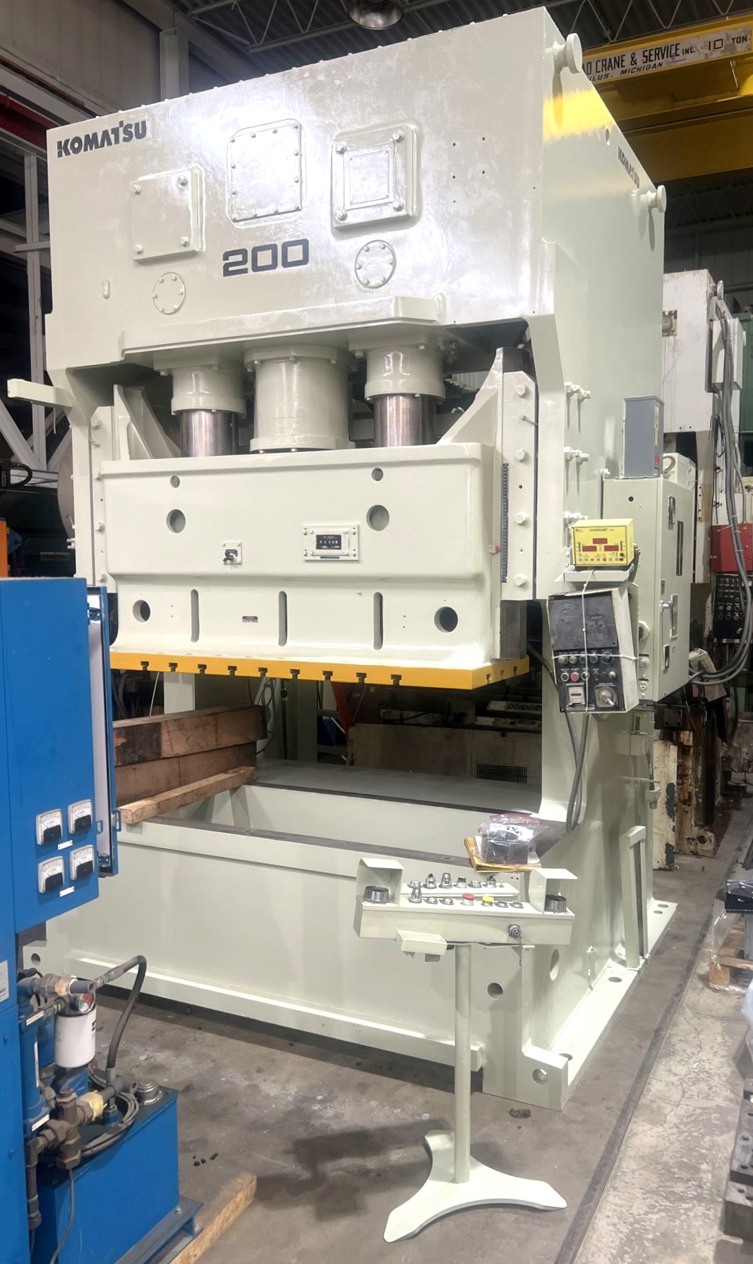 220 Ton Komatsu Press • Used Komatsu OBW200-2 Press - Image 2