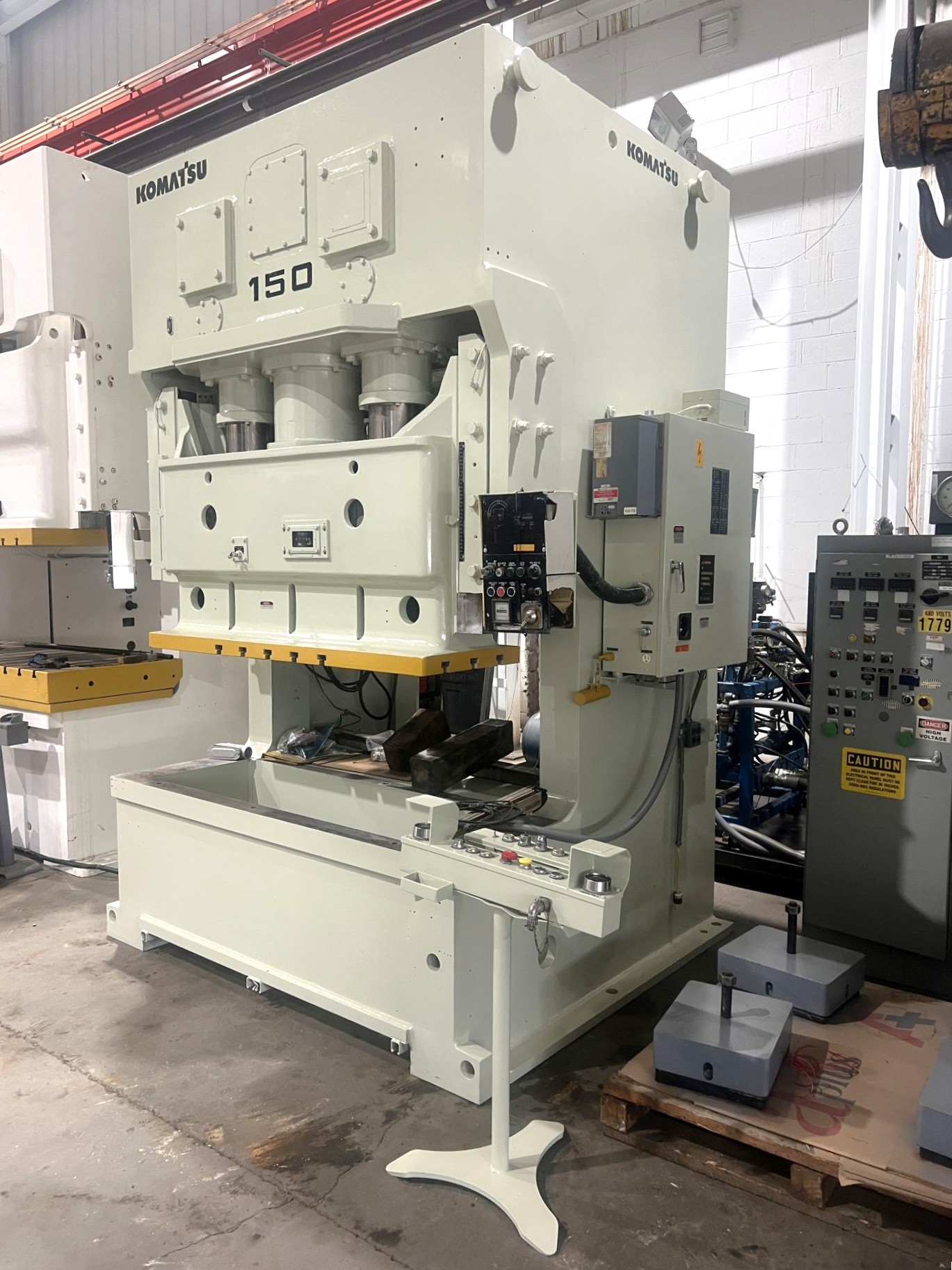 165 Ton Komatsu Press • Used Komatsu OBW150-2 Press
