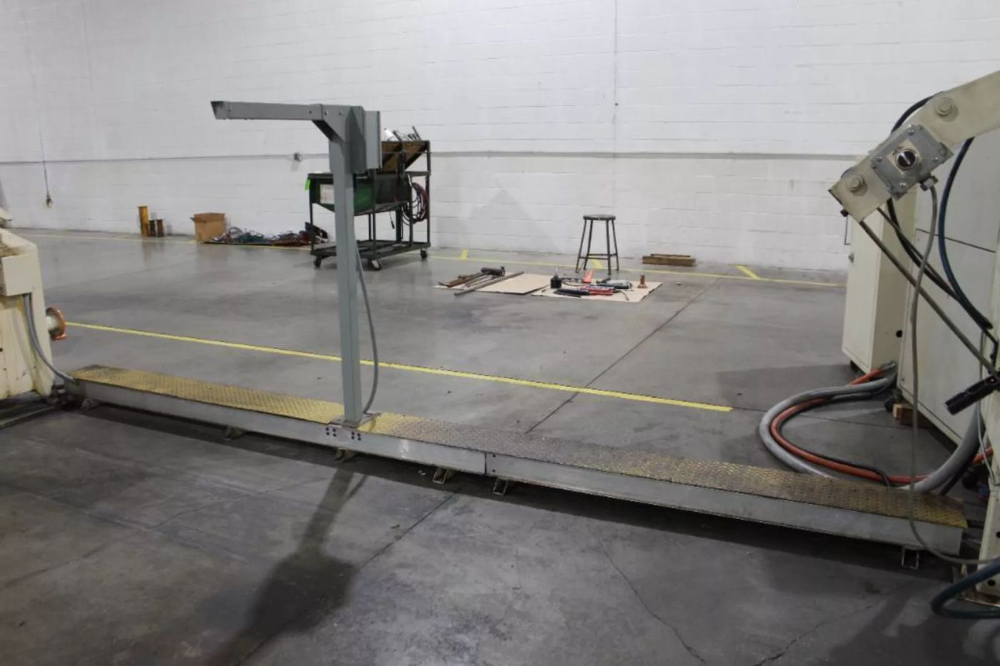 12,000 lbs. x 30" Wide x .250" Perfecto Reel & Straightener - Image 9