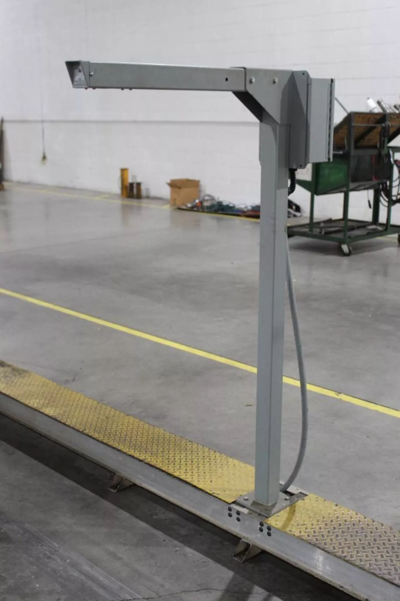 12,000 lbs. x 30" Wide x .250" Perfecto Reel & Straightener - Image 10