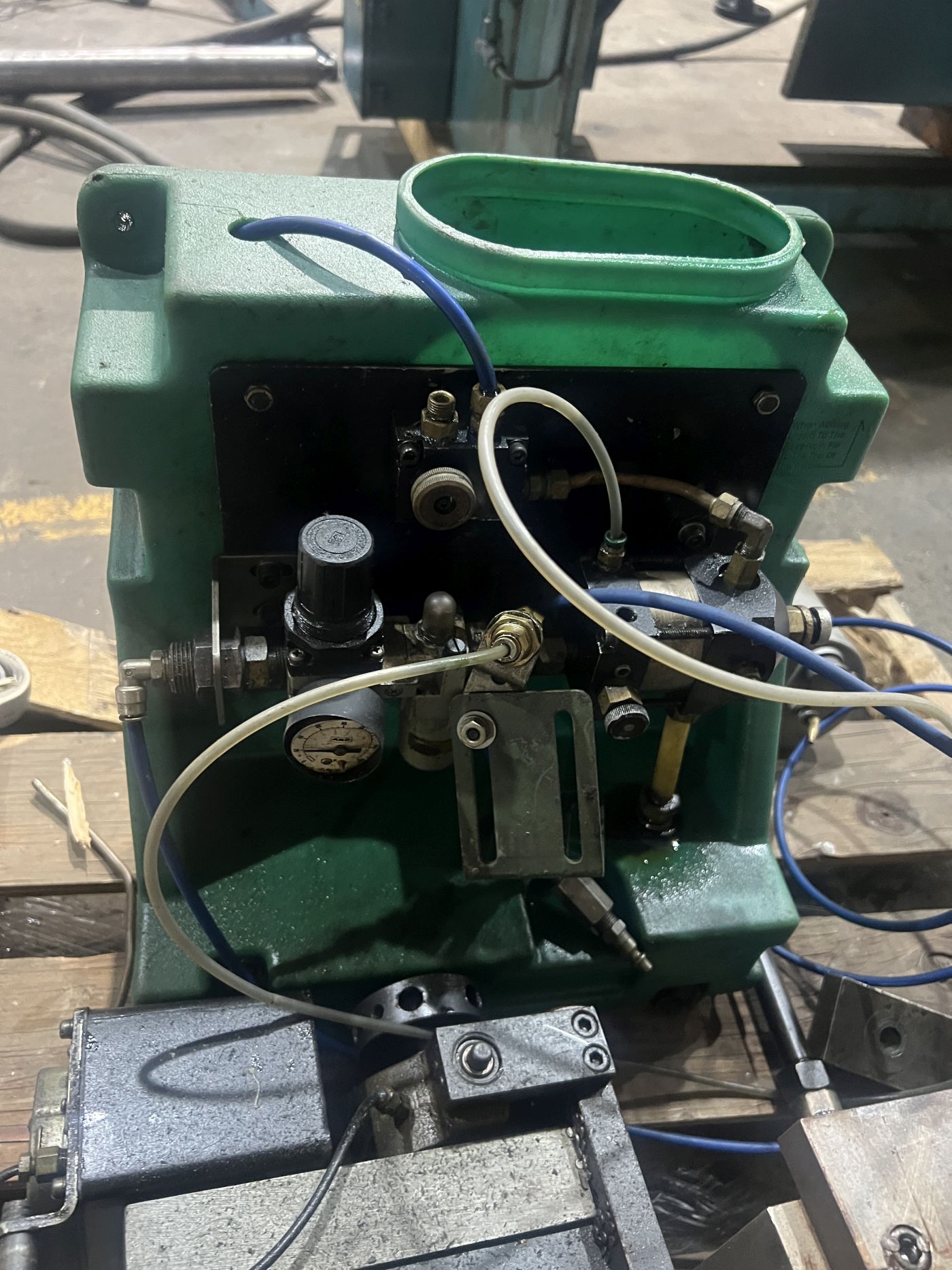 15 Gallon LSP Industries MaxaMizer Reservoir and Transfer Pump Assembly - Image 2
