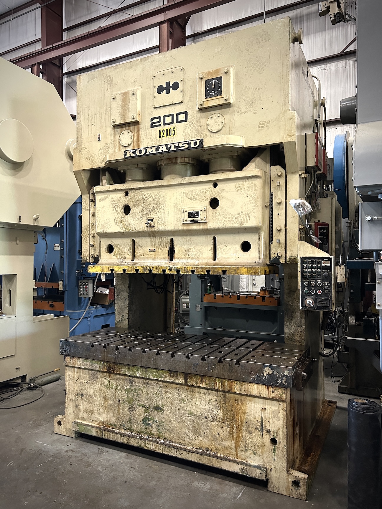 220 Ton Komatsu Press • Used Komatsu OBW200-2 Press