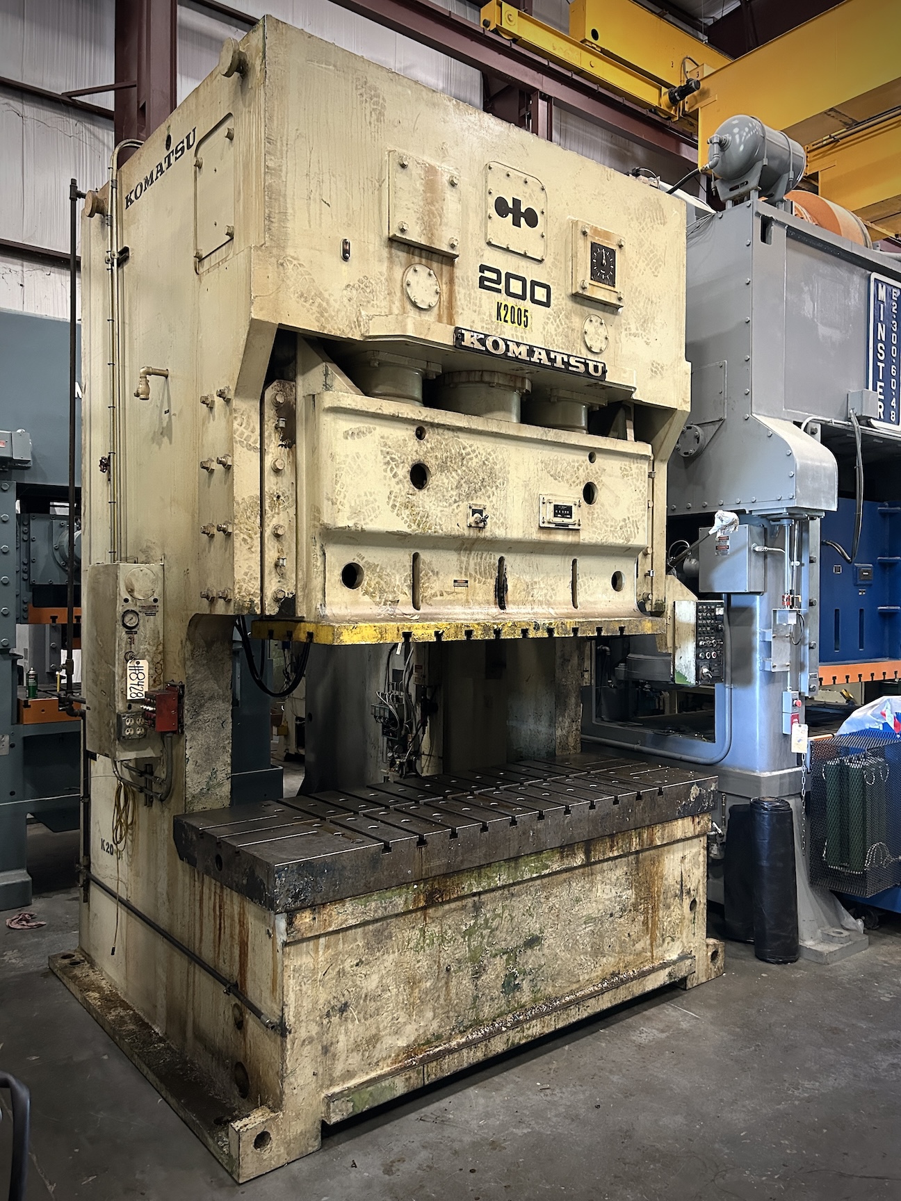 220 Ton Komatsu Press • Used Komatsu OBW200-2 Press - Image 3