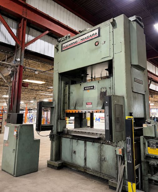 330 Ton Clearing Niagara Press • Used Clearing Niagara SE2-300-84-48-UH Press - Image 2