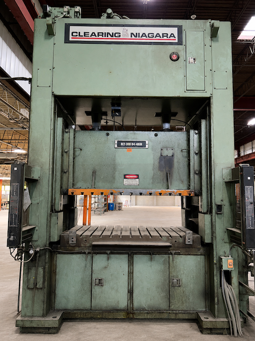 330 Ton Clearing Niagara Press • Used Clearing Niagara SE2-300-84-48-UH Press - Image 3