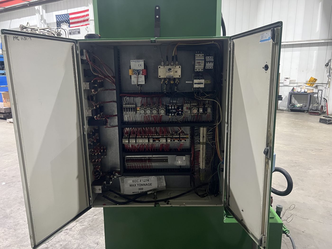 300 Ton BDC Press • Used BDC Single Ram Molding Press - Image 9