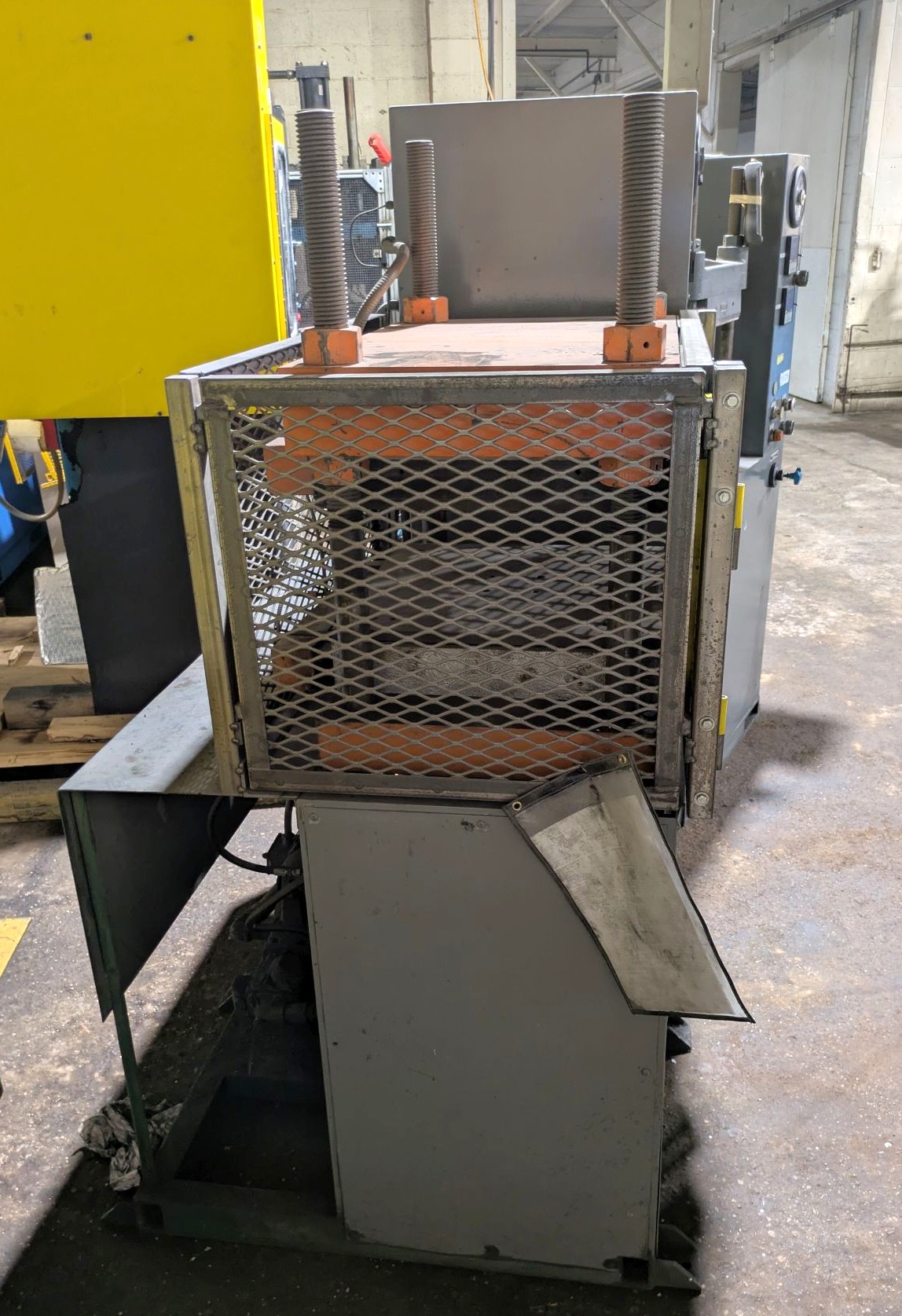 50 Ton Wabash Press • Used Wabash 50-18-2TMAC Press - Image 2